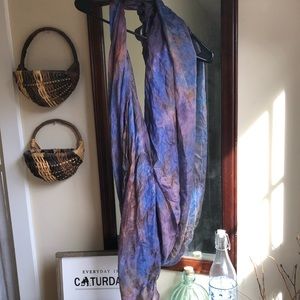 ‼️ 3 for 20 ‼️ iridescent tie-dye silk scarf